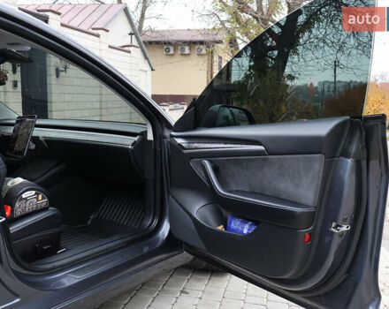 Сірий Тесла Модель 3, об'ємом двигуна 0 л та пробігом 100 тис. км за 20500 $, фото 18 на Automoto.ua