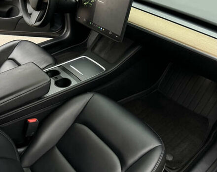 Серый Тесла Модель 3, объемом двигателя 0 л и пробегом 90 тыс. км за 20500 $, фото 14 на Automoto.ua