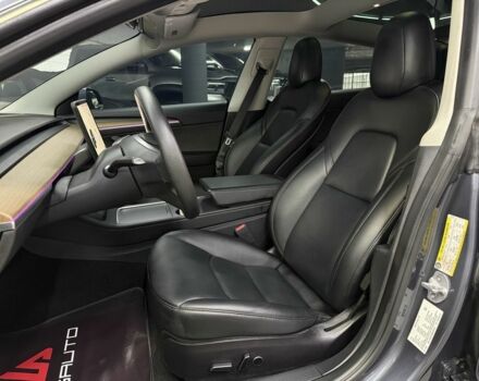 Серый Тесла Модель 3, объемом двигателя 0 л и пробегом 54 тыс. км за 24900 $, фото 16 на Automoto.ua