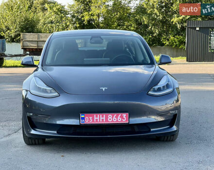 Серый Тесла Модель 3, объемом двигателя 0 л и пробегом 51 тыс. км за 20800 $, фото 2 на Automoto.ua