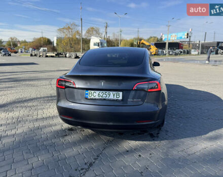 Серый Тесла Модель 3, объемом двигателя 0 л и пробегом 190 тыс. км за 20900 $, фото 5 на Automoto.ua