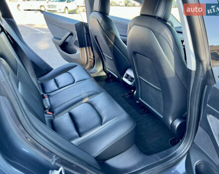 Серый Тесла Модель 3, объемом двигателя 0 л и пробегом 51 тыс. км за 20800 $, фото 27 на Automoto.ua