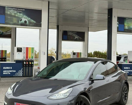 Серый Тесла Модель 3, объемом двигателя 0 л и пробегом 60 тыс. км за 22999 $, фото 6 на Automoto.ua