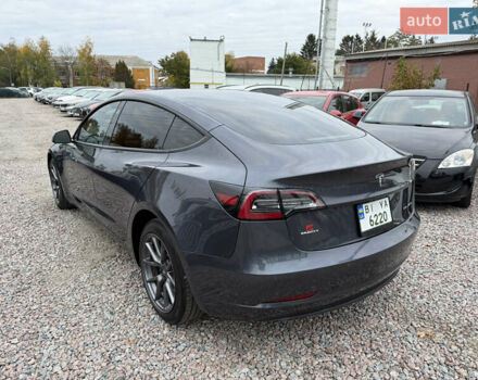 Серый Тесла Модель 3, объемом двигателя 0 л и пробегом 75 тыс. км за 20700 $, фото 7 на Automoto.ua