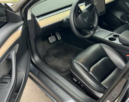 Серый Тесла Модель 3, объемом двигателя 0 л и пробегом 90 тыс. км за 20500 $, фото 12 на Automoto.ua