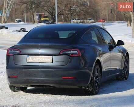 Серый Тесла Модель 3, объемом двигателя 0 л и пробегом 37 тыс. км за 24500 $, фото 6 на Automoto.ua