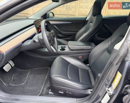 Сірий Тесла Модель 3, об'ємом двигуна 0 л та пробігом 56 тис. км за 23000 $, фото 18 на Automoto.ua