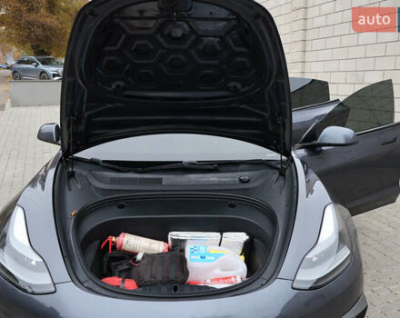 Сірий Тесла Модель 3, об'ємом двигуна 0 л та пробігом 100 тис. км за 20500 $, фото 34 на Automoto.ua