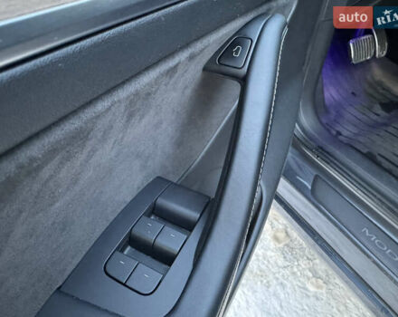 Серый Тесла Модель 3, объемом двигателя 0 л и пробегом 59 тыс. км за 23500 $, фото 18 на Automoto.ua