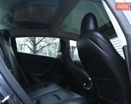 Серый Тесла Модель 3, объемом двигателя 0 л и пробегом 84 тыс. км за 22500 $, фото 30 на Automoto.ua