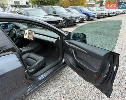 Серый Тесла Модель 3, объемом двигателя 0 л и пробегом 75 тыс. км за 20700 $, фото 30 на Automoto.ua