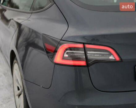 Сірий Тесла Модель 3, об'ємом двигуна 0 л та пробігом 98 тис. км за 23500 $, фото 15 на Automoto.ua
