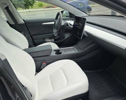 Серый Тесла Модель 3, объемом двигателя 0 л и пробегом 74 тыс. км за 20500 $, фото 2 на Automoto.ua