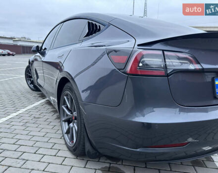 Сірий Тесла Модель 3, об'ємом двигуна 0 л та пробігом 95 тис. км за 21500 $, фото 17 на Automoto.ua