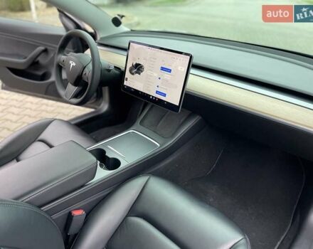 Сірий Тесла Модель 3, об'ємом двигуна 0 л та пробігом 83 тис. км за 19900 $, фото 18 на Automoto.ua