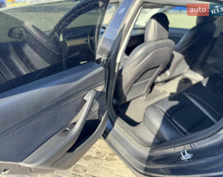 Серый Тесла Модель 3, объемом двигателя 0 л и пробегом 190 тыс. км за 20900 $, фото 16 на Automoto.ua