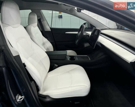 Серый Тесла Модель 3, объемом двигателя 0 л и пробегом 32 тыс. км за 25500 $, фото 16 на Automoto.ua