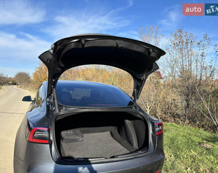 Сірий Тесла Модель 3, об'ємом двигуна 0 л та пробігом 73 тис. км за 34900 $, фото 12 на Automoto.ua