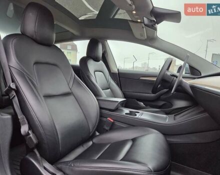 Серый Тесла Модель 3, объемом двигателя 0 л и пробегом 54 тыс. км за 21500 $, фото 13 на Automoto.ua