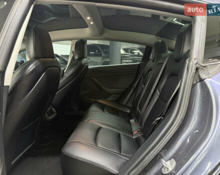 Серый Тесла Модель 3, объемом двигателя 0 л и пробегом 54 тыс. км за 24900 $, фото 23 на Automoto.ua