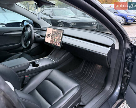 Серый Тесла Модель 3, объемом двигателя 0 л и пробегом 75 тыс. км за 20700 $, фото 32 на Automoto.ua