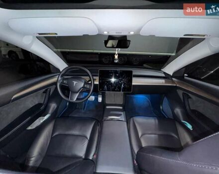 Сірий Тесла Модель 3, об'ємом двигуна 0 л та пробігом 68 тис. км за 23500 $, фото 2 на Automoto.ua