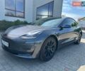 Серый Тесла Модель 3, объемом двигателя 0 л и пробегом 49 тыс. км за 18200 $, фото 3 на Automoto.ua
