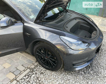 Серый Тесла Модель 3, объемом двигателя 0 л и пробегом 58 тыс. км за 35900 $, фото 26 на Automoto.ua