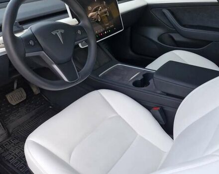 Серый Тесла Модель 3, объемом двигателя 0 л и пробегом 18 тыс. км за 23000 $, фото 4 на Automoto.ua