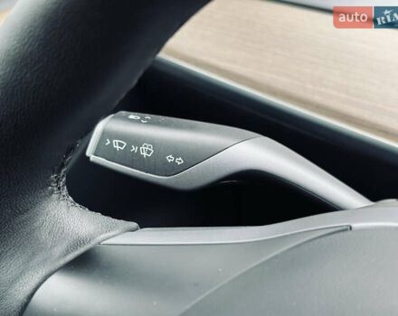 Серый Тесла Модель 3, объемом двигателя 0 л и пробегом 53 тыс. км за 18999 $, фото 51 на Automoto.ua