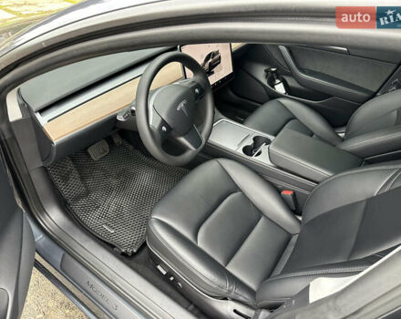 Серый Тесла Модель 3, объемом двигателя 0 л и пробегом 68 тыс. км за 24600 $, фото 22 на Automoto.ua