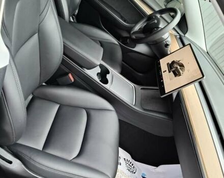 Сірий Тесла Модель 3, об'ємом двигуна 0 л та пробігом 32 тис. км за 21500 $, фото 18 на Automoto.ua