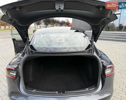 Серый Тесла Модель 3, объемом двигателя 0 л и пробегом 76 тыс. км за 20800 $, фото 13 на Automoto.ua