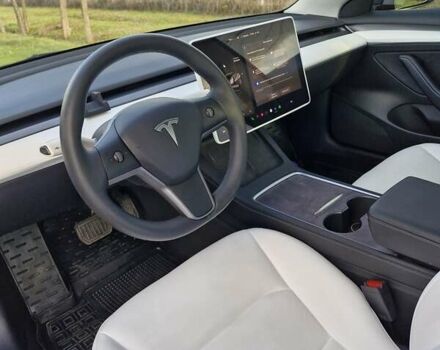 Серый Тесла Модель 3, объемом двигателя 0 л и пробегом 18 тыс. км за 23000 $, фото 6 на Automoto.ua