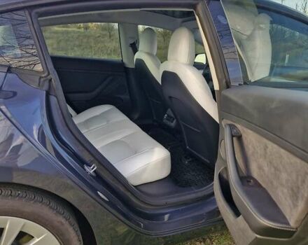 Серый Тесла Модель 3, объемом двигателя 0 л и пробегом 18 тыс. км за 23000 $, фото 7 на Automoto.ua