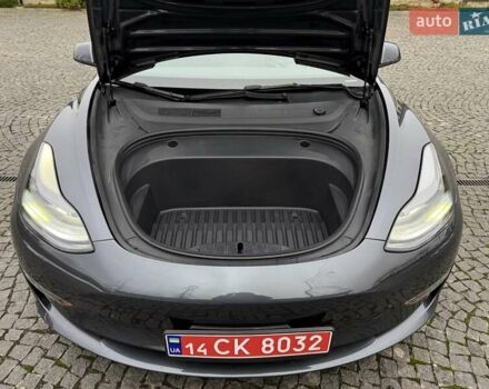 Серый Тесла Модель 3, объемом двигателя 0 л и пробегом 46 тыс. км за 20000 $, фото 64 на Automoto.ua