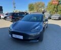 Серый Тесла Модель 3, объемом двигателя 0 л и пробегом 82 тыс. км за 22300 $, фото 2 на Automoto.ua