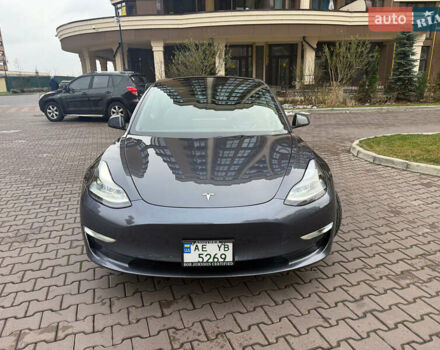 Серый Тесла Модель 3, объемом двигателя 0 л и пробегом 113 тыс. км за 19200 $, фото 1 на Automoto.ua