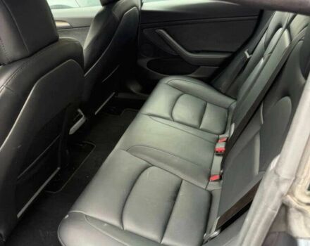 Серый Тесла Модель 3, объемом двигателя 0 л и пробегом 23 тыс. км за 10500 $, фото 10 на Automoto.ua