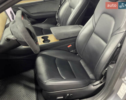 Серый Тесла Модель 3, объемом двигателя 0 л и пробегом 32 тыс. км за 21500 $, фото 10 на Automoto.ua