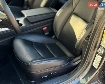 Сірий Тесла Модель 3, об'ємом двигуна 0 л та пробігом 75 тис. км за 25700 $, фото 12 на Automoto.ua