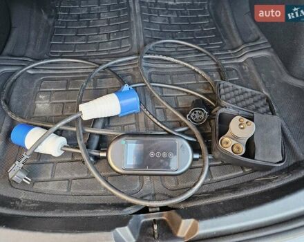 Серый Тесла Модель 3, объемом двигателя 0 л и пробегом 69 тыс. км за 25500 $, фото 8 на Automoto.ua