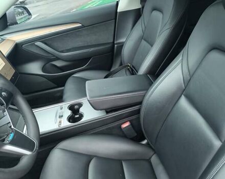 Серый Тесла Модель 3, объемом двигателя 0 л и пробегом 28 тыс. км за 21000 $, фото 6 на Automoto.ua