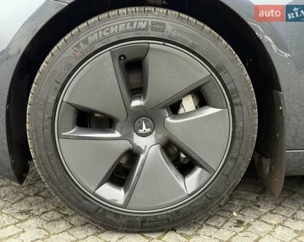 Серый Тесла Модель 3, объемом двигателя 0 л и пробегом 46 тыс. км за 20000 $, фото 42 на Automoto.ua