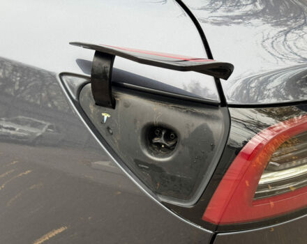 Серый Тесла Модель 3, объемом двигателя 0 л и пробегом 49 тыс. км за 27490 $, фото 12 на Automoto.ua