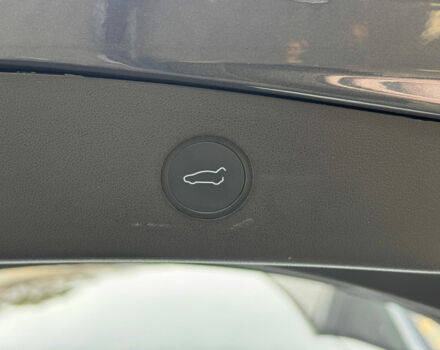 Серый Тесла Модель 3, объемом двигателя 0 л и пробегом 49 тыс. км за 27490 $, фото 6 на Automoto.ua