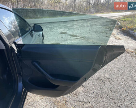 Серый Тесла Модель 3, объемом двигателя 0 л и пробегом 119 тыс. км за 20900 $, фото 9 на Automoto.ua