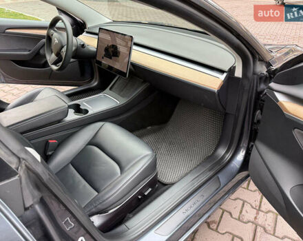 Серый Тесла Модель 3, объемом двигателя 0 л и пробегом 113 тыс. км за 19200 $, фото 10 на Automoto.ua