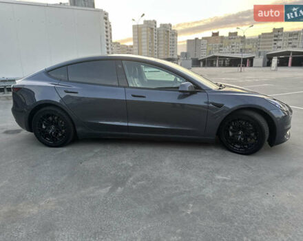 Серый Тесла Модель 3, объемом двигателя 0 л и пробегом 103 тыс. км за 21900 $, фото 5 на Automoto.ua