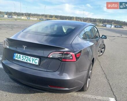 Серый Тесла Модель 3, объемом двигателя 0 л и пробегом 63 тыс. км за 18500 $, фото 4 на Automoto.ua
